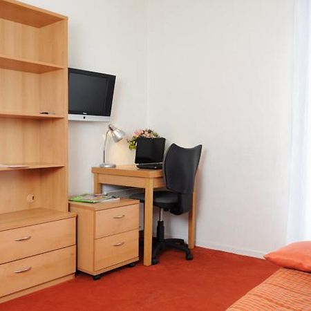 Sejours & Affaires Paris-Nanterre Aparthotel Exterior photo