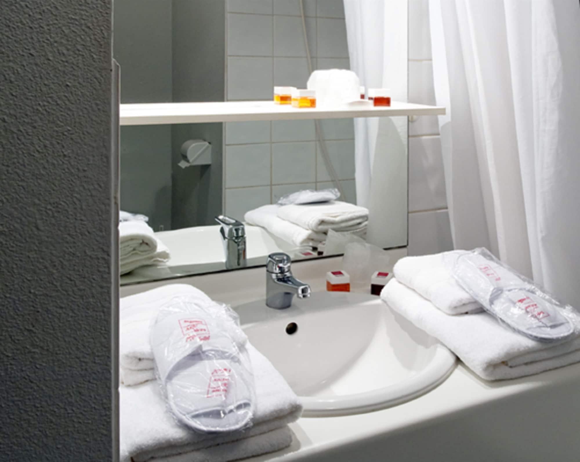 Sejours & Affaires Paris-Nanterre Aparthotel Exterior photo