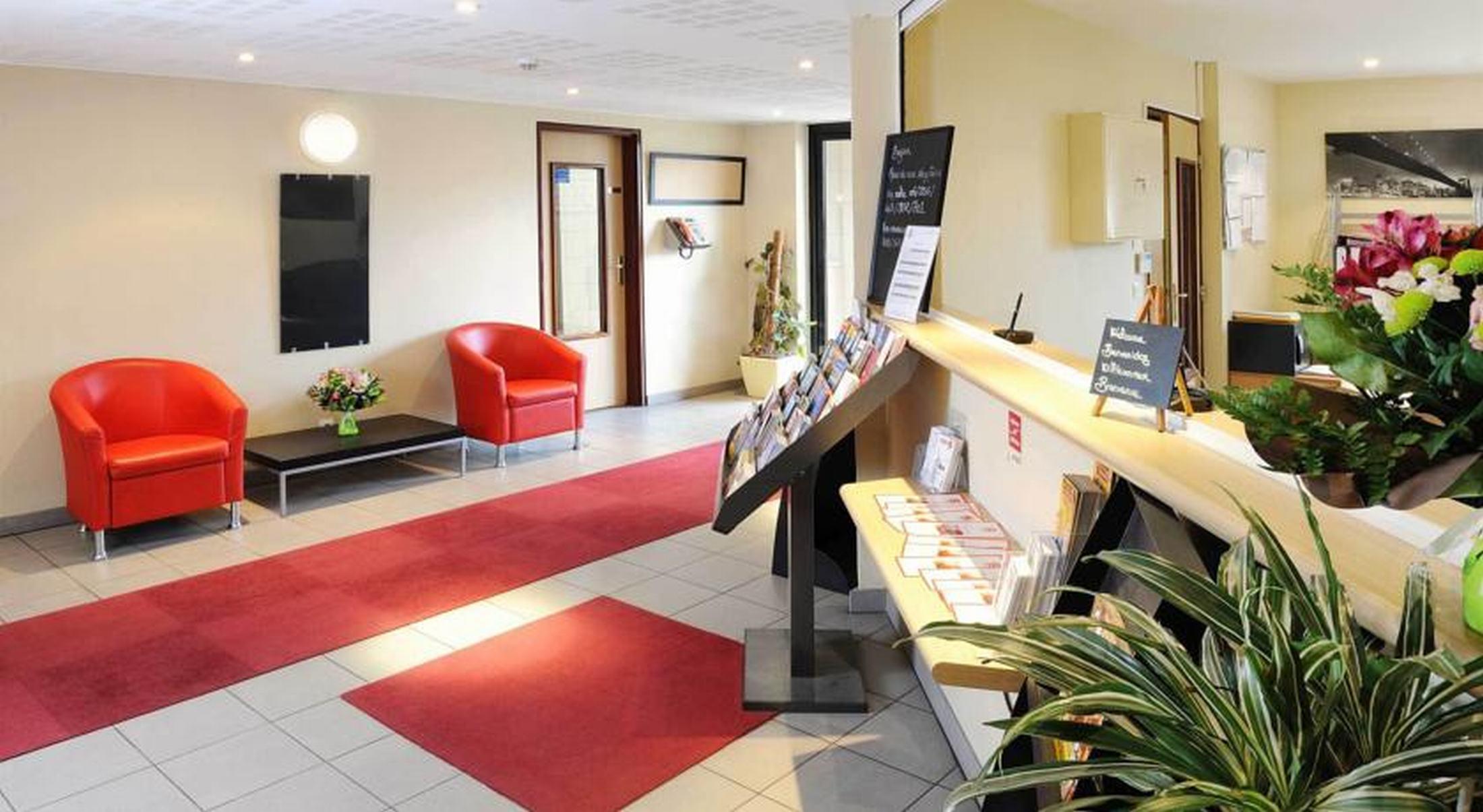 Sejours & Affaires Paris-Nanterre Aparthotel Exterior photo