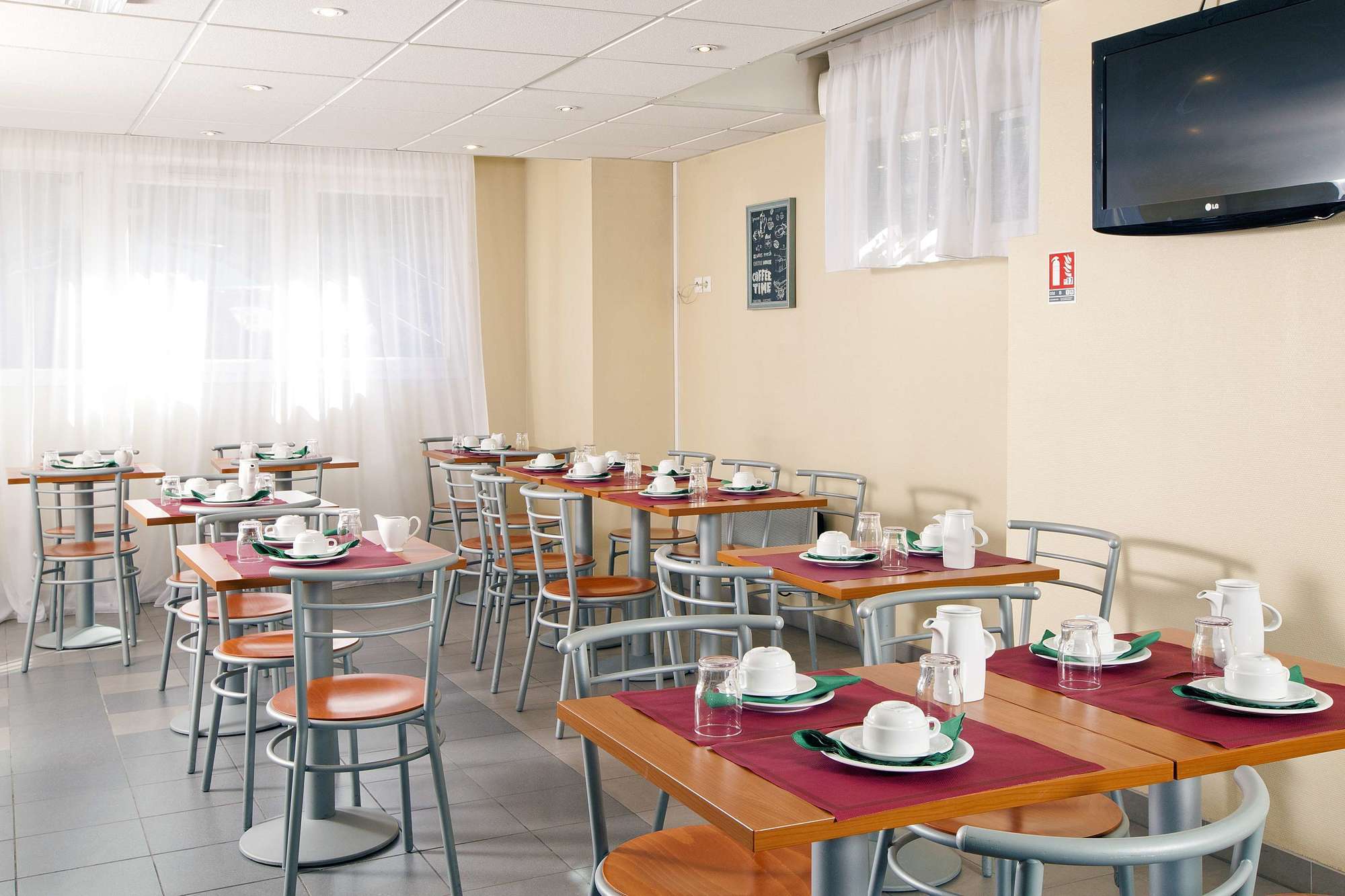 Sejours & Affaires Paris-Nanterre Aparthotel Exterior photo